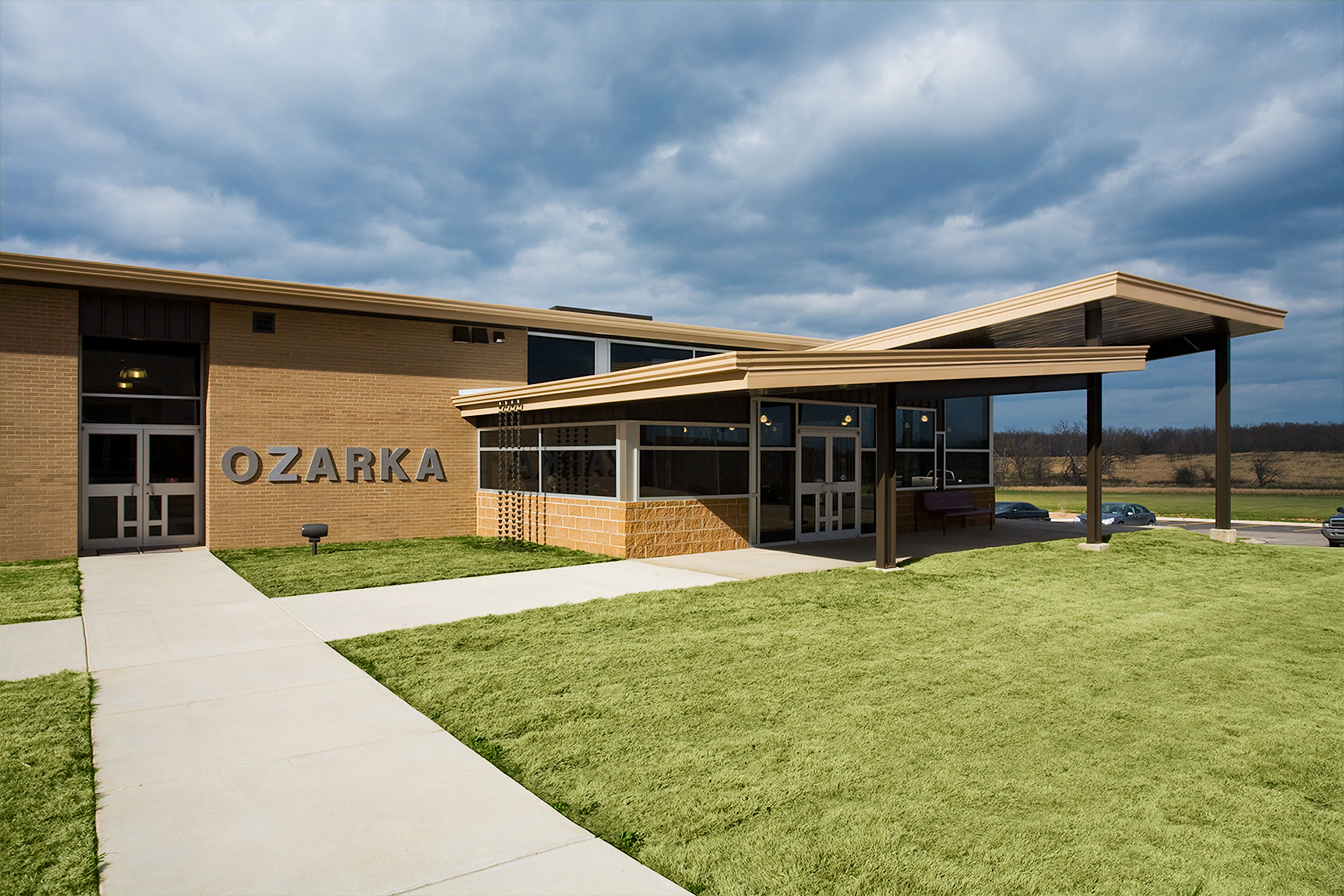 Exterior daylight photo of Ozarka College in Ash Flat, AR