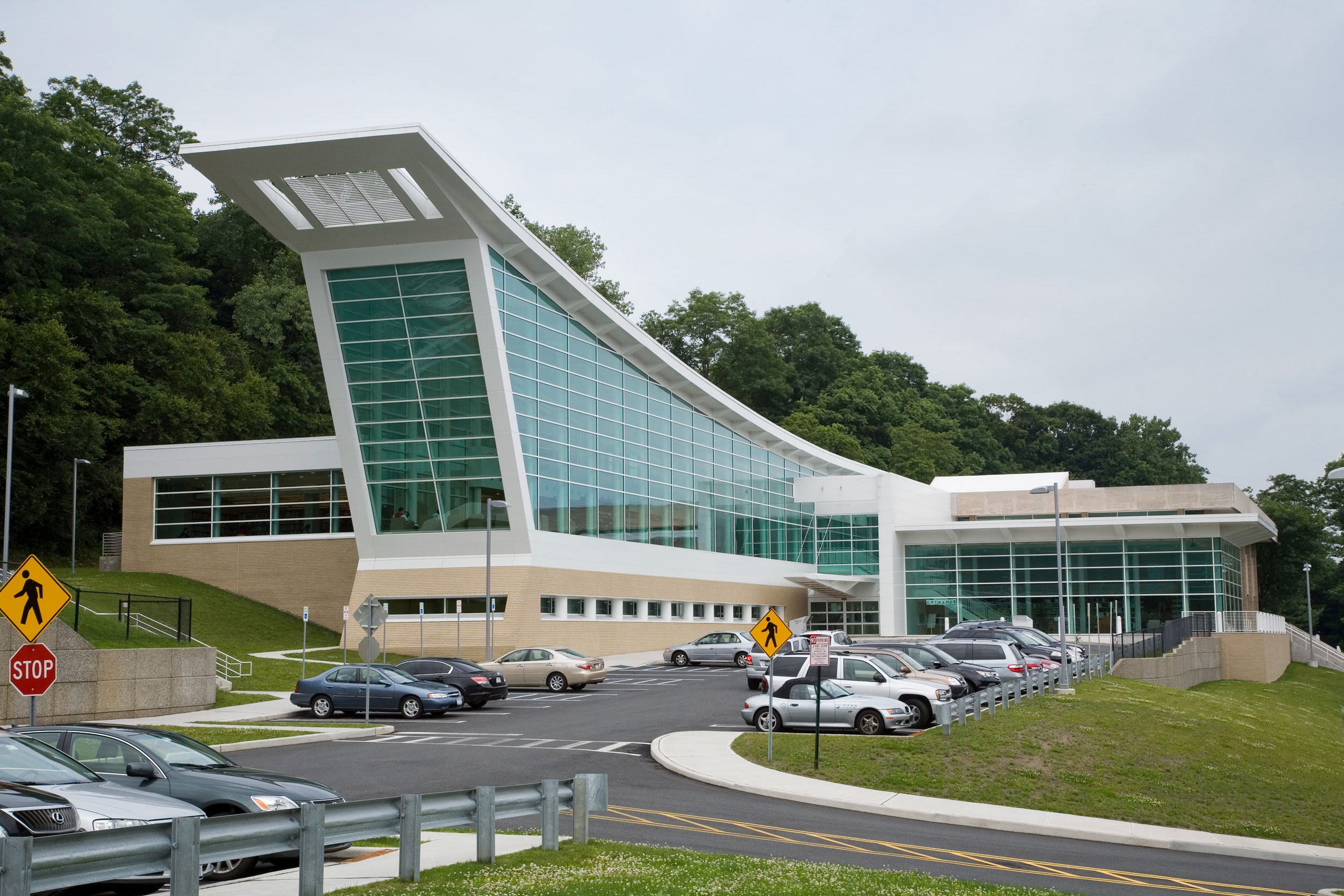 Overall photograph of Greenburgh Public Library in Elmsford