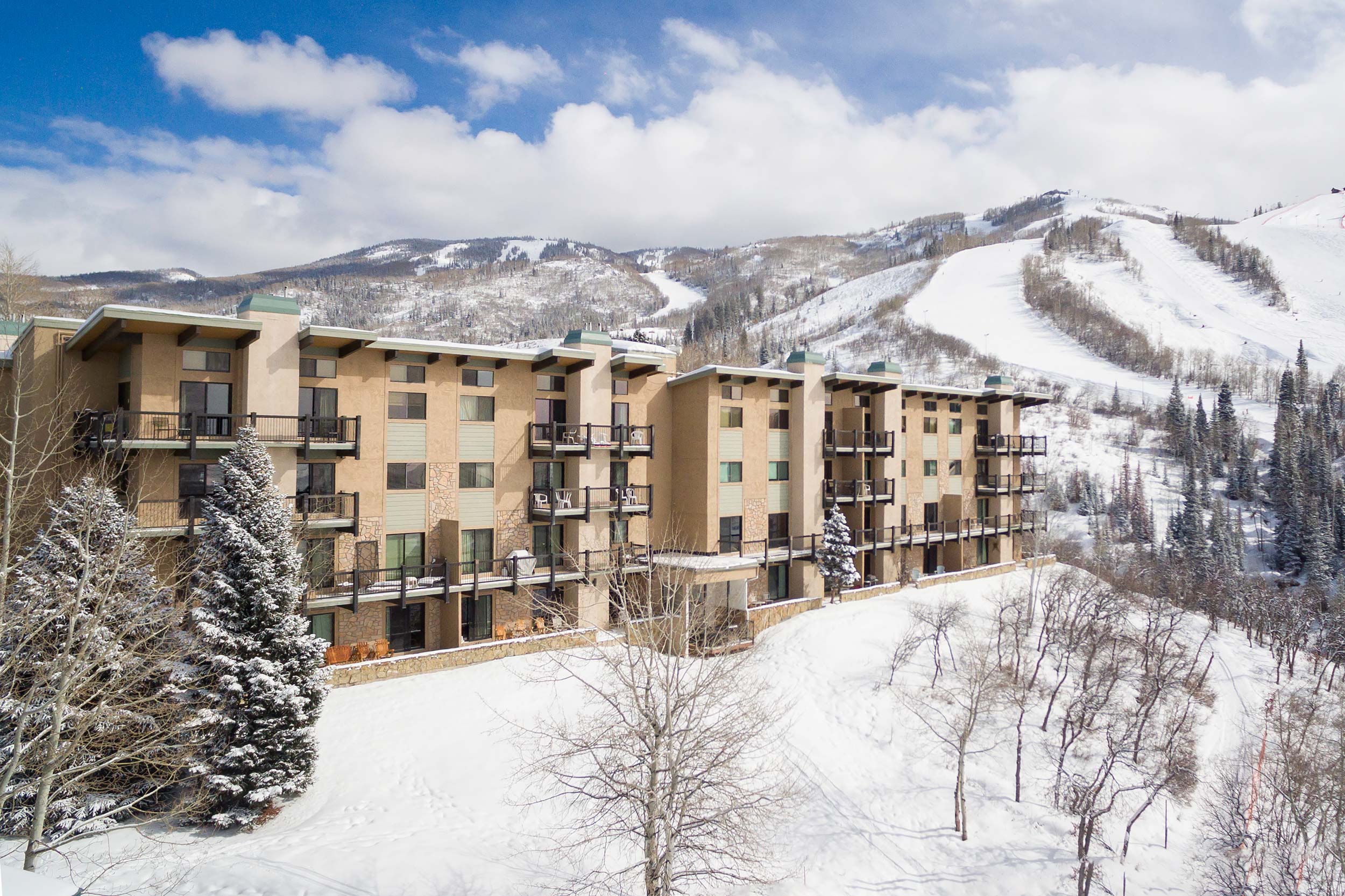 Storm-Meadows-Club-Condominiums_-15